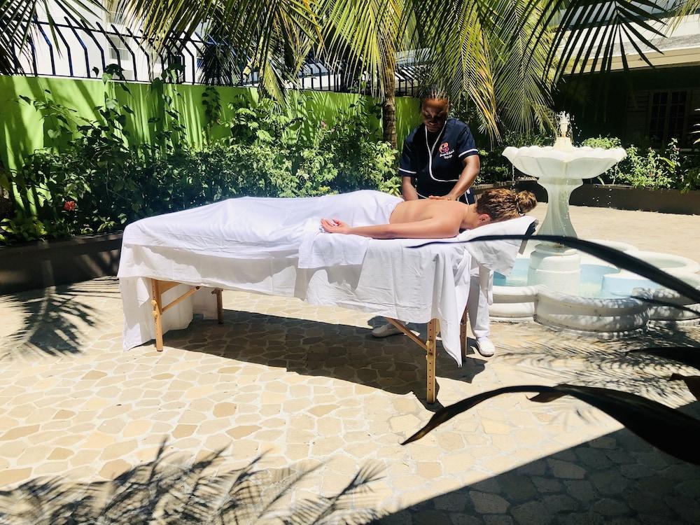 Deja Resort All Inclusive Montego Bay Exteriör bild